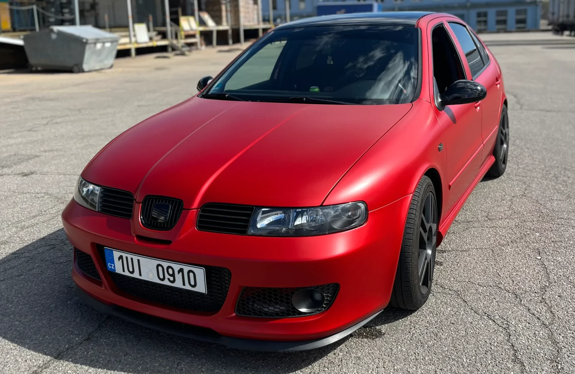 Jak se starat o barevný polep auta?