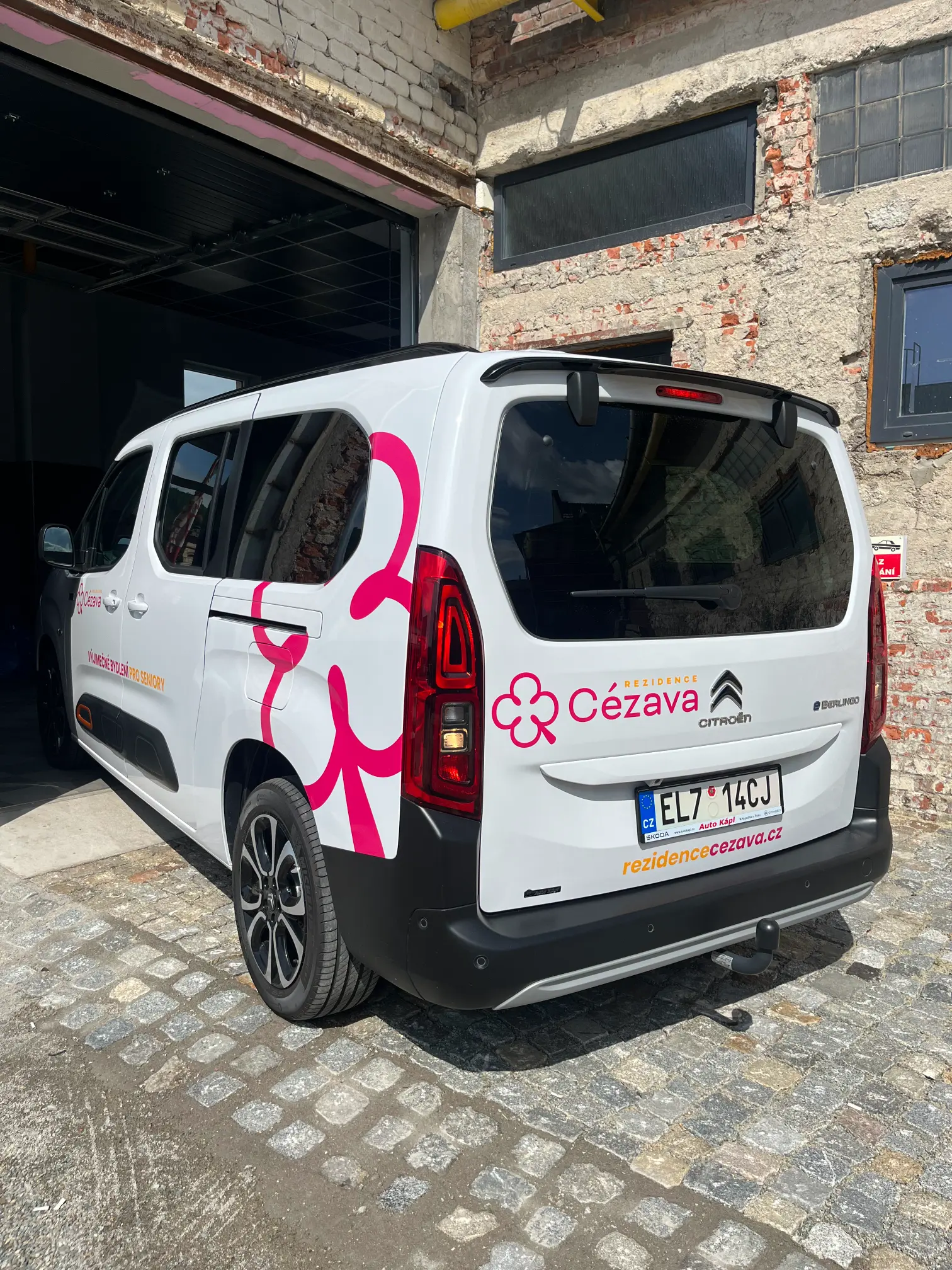 Firemní auto jako mobilní reklama