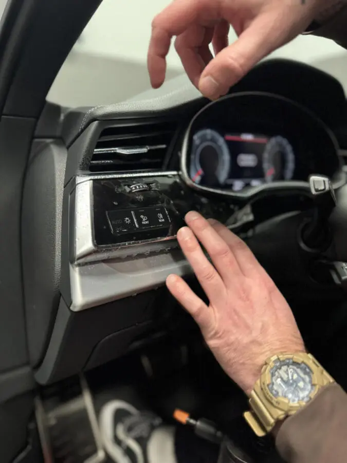 Tesla Model 3 – červený wrap 3M